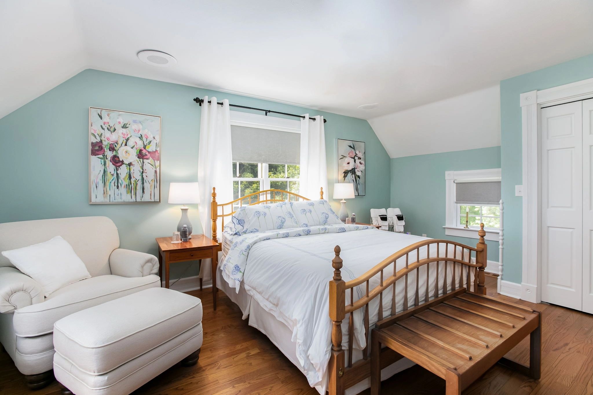 Queen Suite bedroom at Biddle Point Inn
