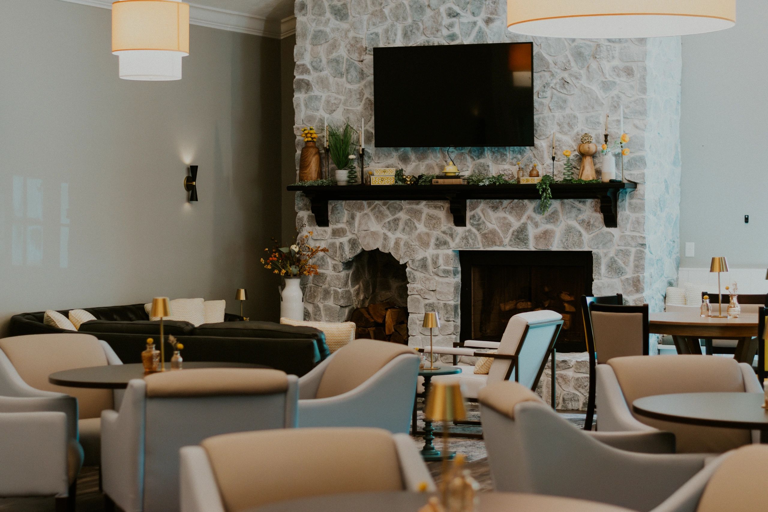 Fireplace lounge at Forty One North